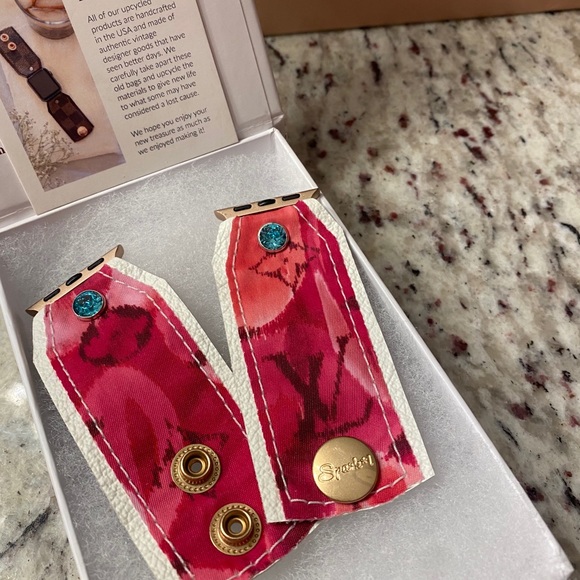 Spark*l Apple Band Louis Vuitton - Picture 5 of 5